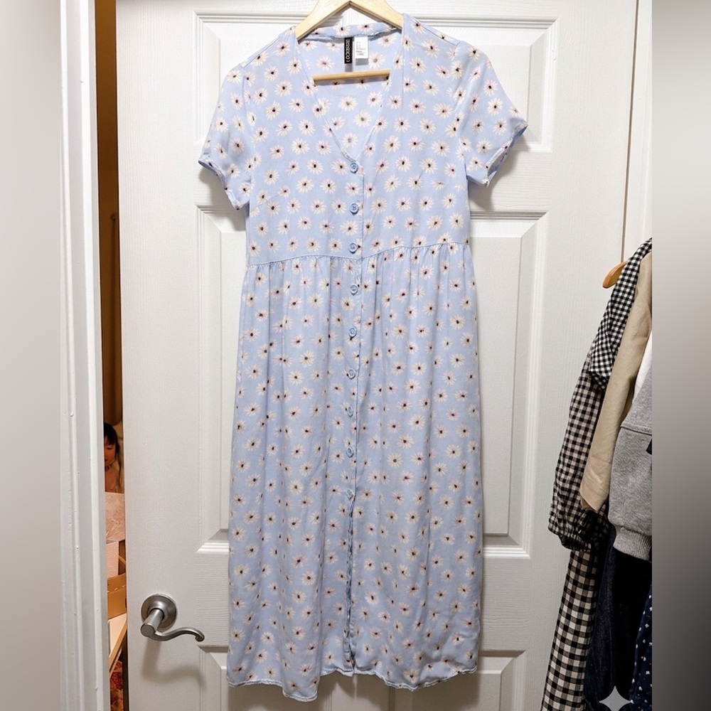 H&M Light Blue Floral V-Neck Blouse